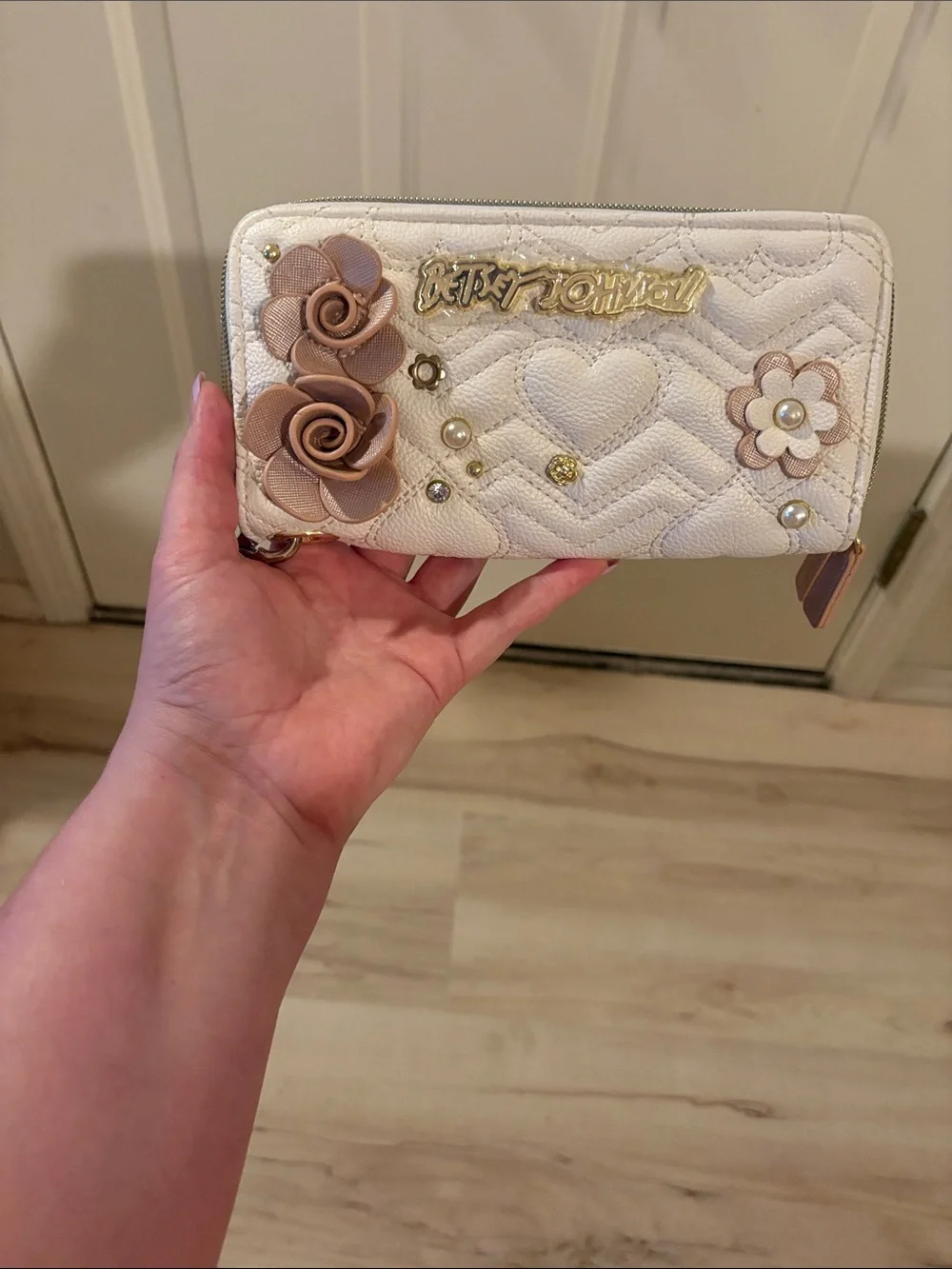 Betsey Johnson White Quilted Wristlet Wallet with Cream Floral Accents